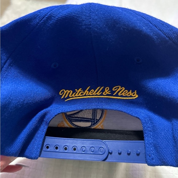 Mitchell & Ness Golden State Warriors SnapBack Cap - Picture 2 of 3